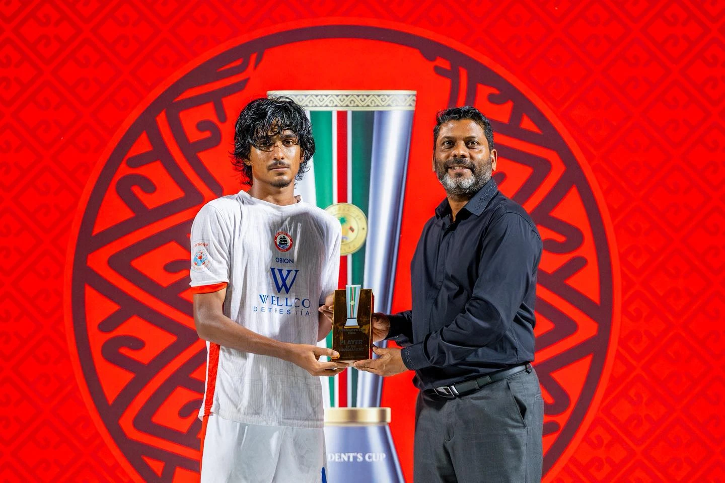 އެންމެ 18 އަހަރުގައި އަހުޒަމް އެ ކުރަހާލީ ރާއްޖޭގެ ފުޓްބޯޅައިގެ ކުރިމަގު