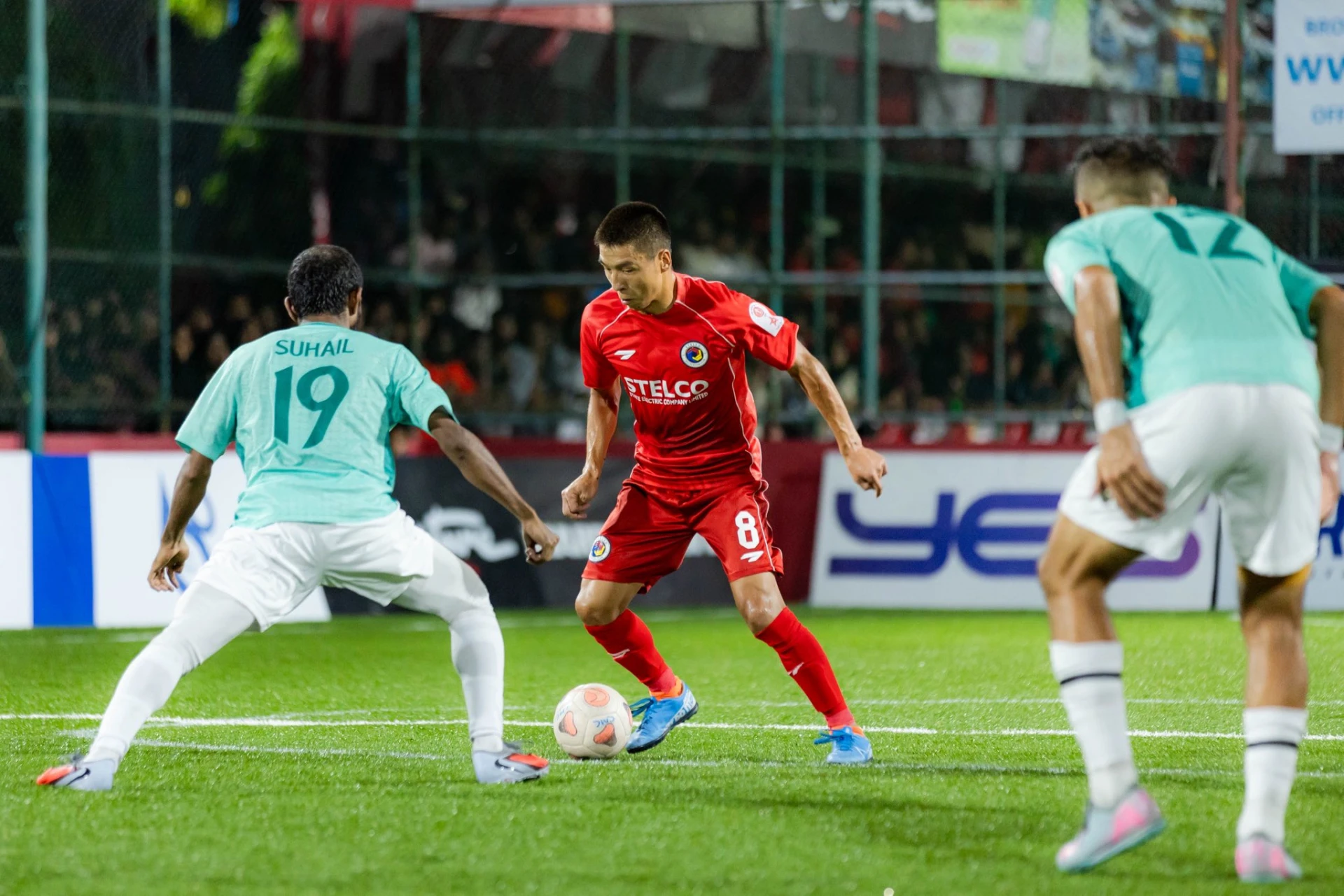 އެންމެން ހައިރާންކޮށްލި ކިރްގިސްތާނުގެ އުލާން ފުޓްސަލް ކުޅެން ކޮލަމާފުއްޓަށް