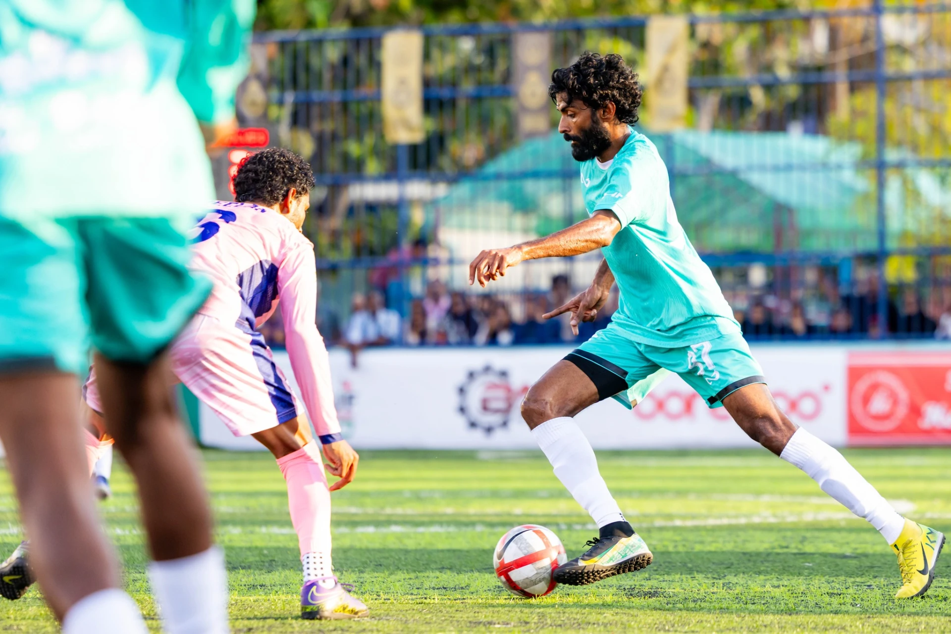 ޝާއްޕެ ގެނެސް އޯލް ވުލްވްސް އިން 9 ލަނޑު ޖަހައިފި