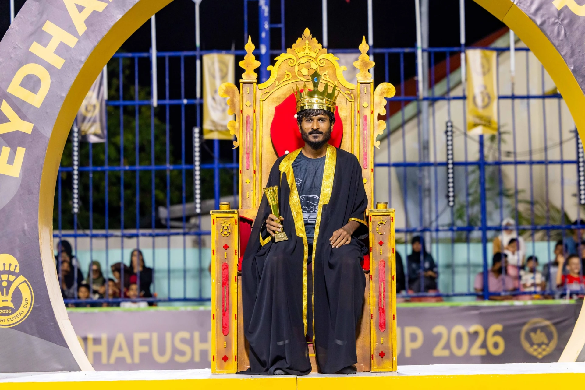 ފާއްޓެ: މޮޅު ކުޅުމުގެ ފަހަތުގައި ލޯތްބާއި، ލައްކަ މަސައްކަތް