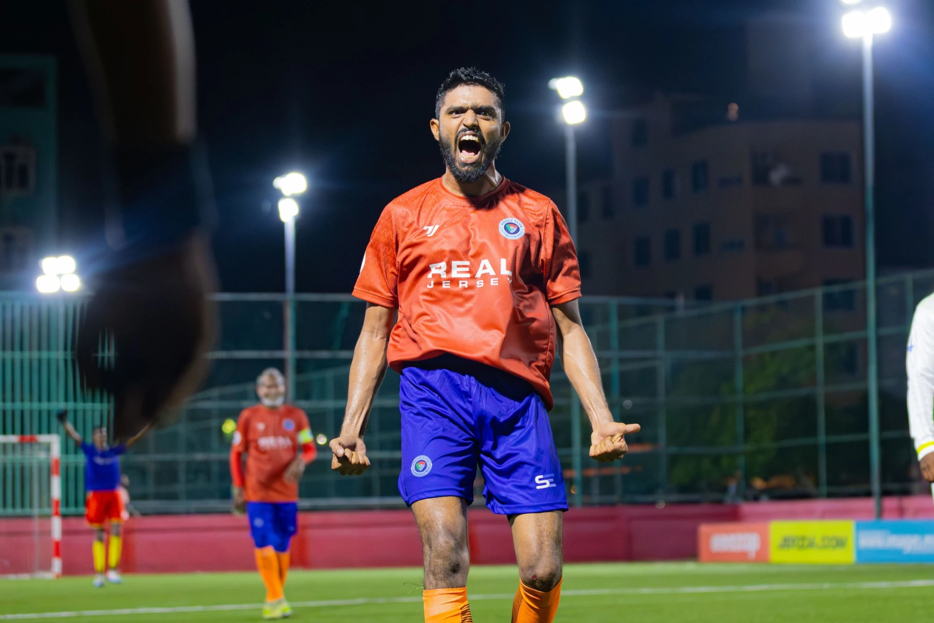 ވާދަވެރި ރެއަކަށް ފަހު ޕޮލިސް ކްލަބާއި، އެސްޓީއޯ ކުއާޓާއާ ގާތަށް