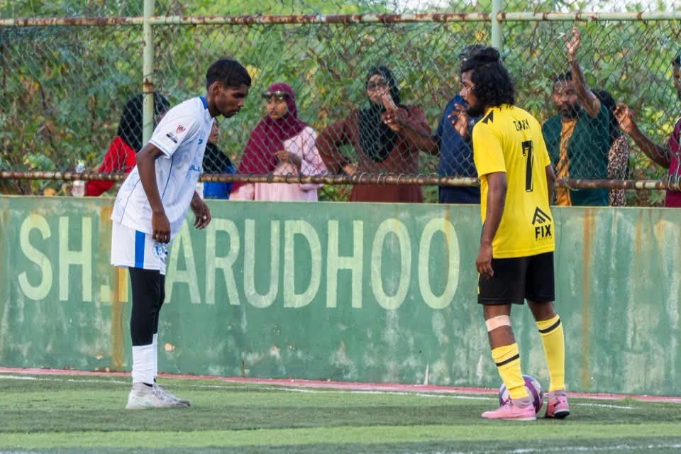 ސެމީގެ ފަހު ދެ ޖާގައަށް ތިން ޓީމު، ފުރުސަތު އޮތީ ކިހިނެއް؟