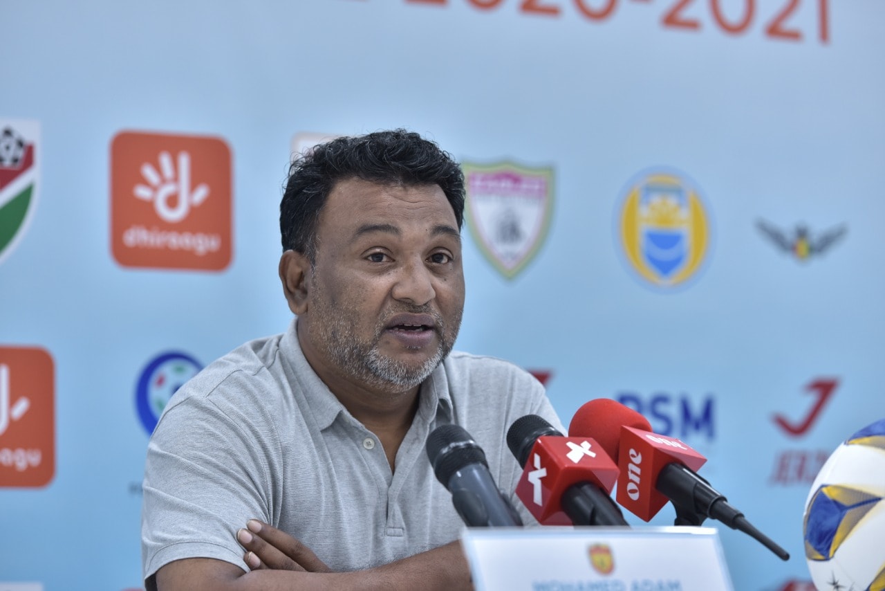 މެޗު އެއްވަރުވެ ޔޫވީގެ ކޯޗު އިސްތިއުފާދީފި