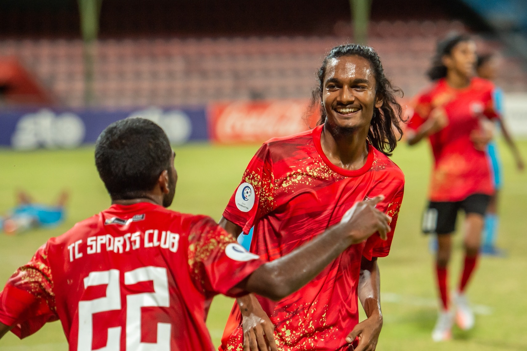 ޔޫތު ޗެމްޕިއަންޝިޕް: ފަހަތުން އަރައި މަހިބަދޫ ބަލިކޮށް ޓީސީ ސެމީ އަށް