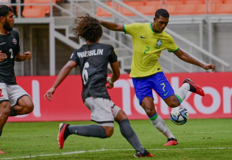 ކޮންމެ 75 ސިކުންތަކުން ހަމަލާއެއް، އެކަމަކު ޖެހުނީ 9 ގޯލު