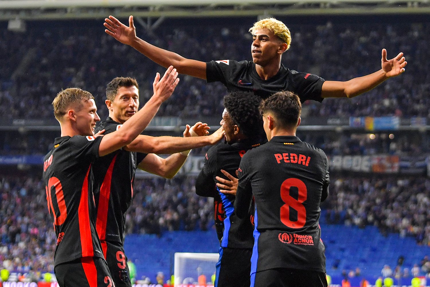 ޔަމާލްގެ މޮޅު ގޯލަކާއެކު ބާސެލޯނާއިން ލީގު ޗެމްޕިއަންކަން ހޯދައިފި