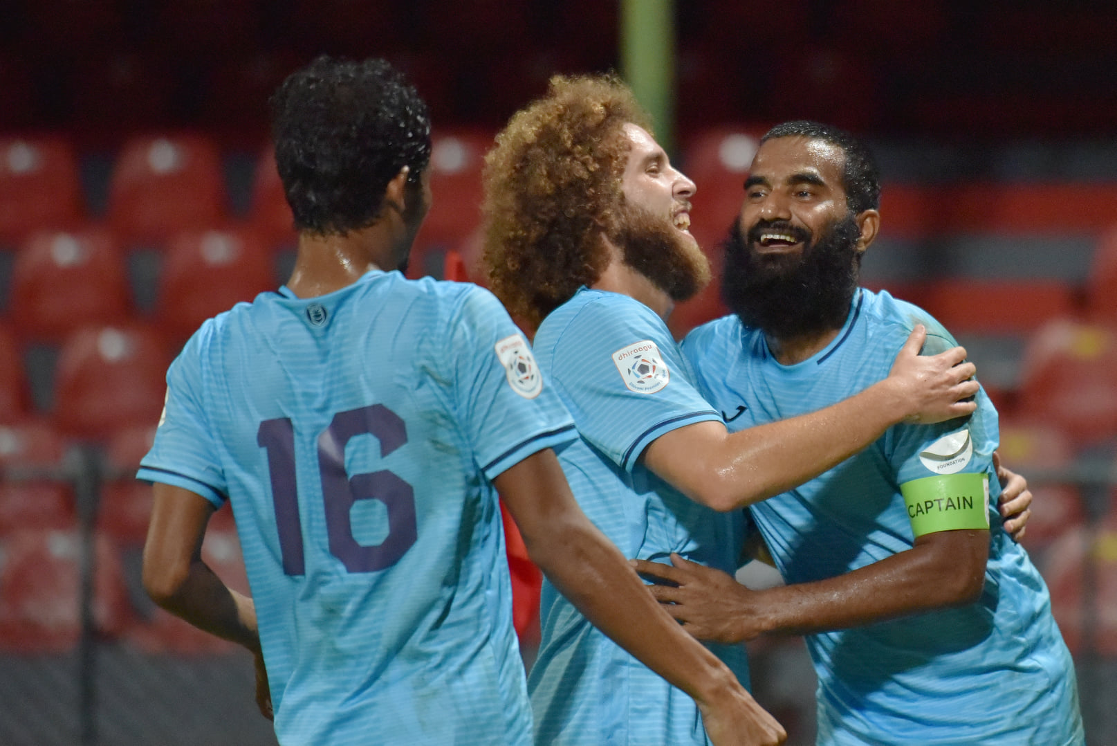 ދަގަނޑޭ ވެސް އޭއެފްސީ ކަޕަށް އީގަލްސްއާ ގުޅިއްޖެ