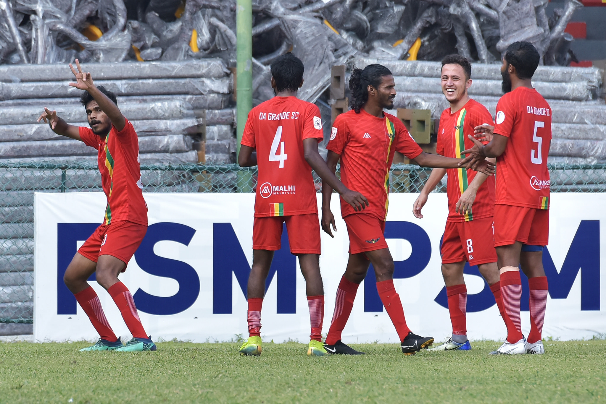 ޓީސީ ބަލިކޮށް ދަ ގްރާންޑޭ ދެ ވަނަ އަށް