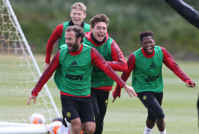 ޔުނައިޓެޑް ކުޅުންތެރިން ވަރުގަދަ ރޫހެއްގައި ތިބުމުން ސޯލްޝެއާގެ ހިތް ފުރިއްޖެ