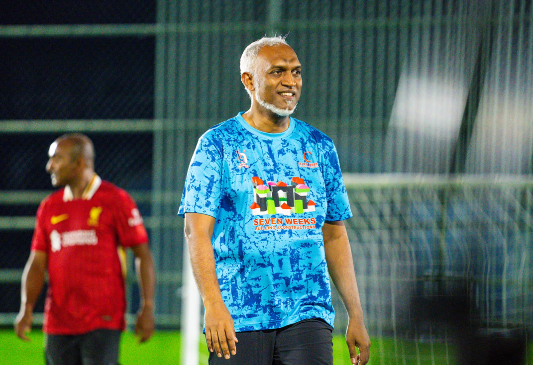 ރައީސް މުއިއްޒު އާއި ފީފާގެ ރައީސް މާދަމާ ފުޓްބޯޅަ މެޗަކަށް