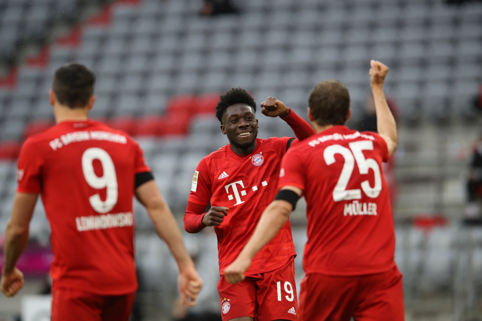 ބެޔާން މިޔުނިކުން އިތުބާރާއެކު ލީޑް ދަމަހައްޓައިފި