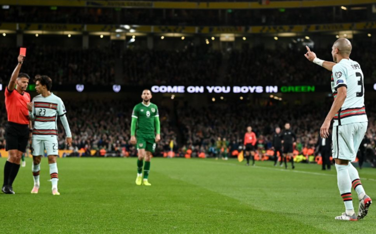 ސްޕެއިން އުއްމީދު އާކުރިއިރު ޕޯޗުގަލް އުނދަގޫ ހާލަތަކަށް