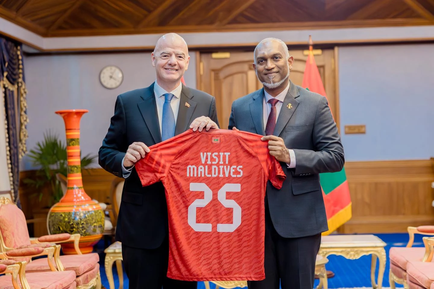 ފީފާގެ ރައީސް ރަސްމީ ދަތުރުފުޅެއްގައި ރާއްޖެ ވަޑައިގެންނެވުން